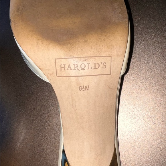 Harold’s 6.5 Gold Heel Slip-On Heels - Picture 9 of 13